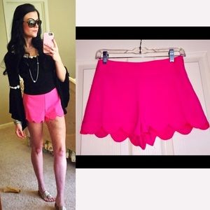 🐙SIZE XS Monteau HOT PINK Scalloped Shorts🐙